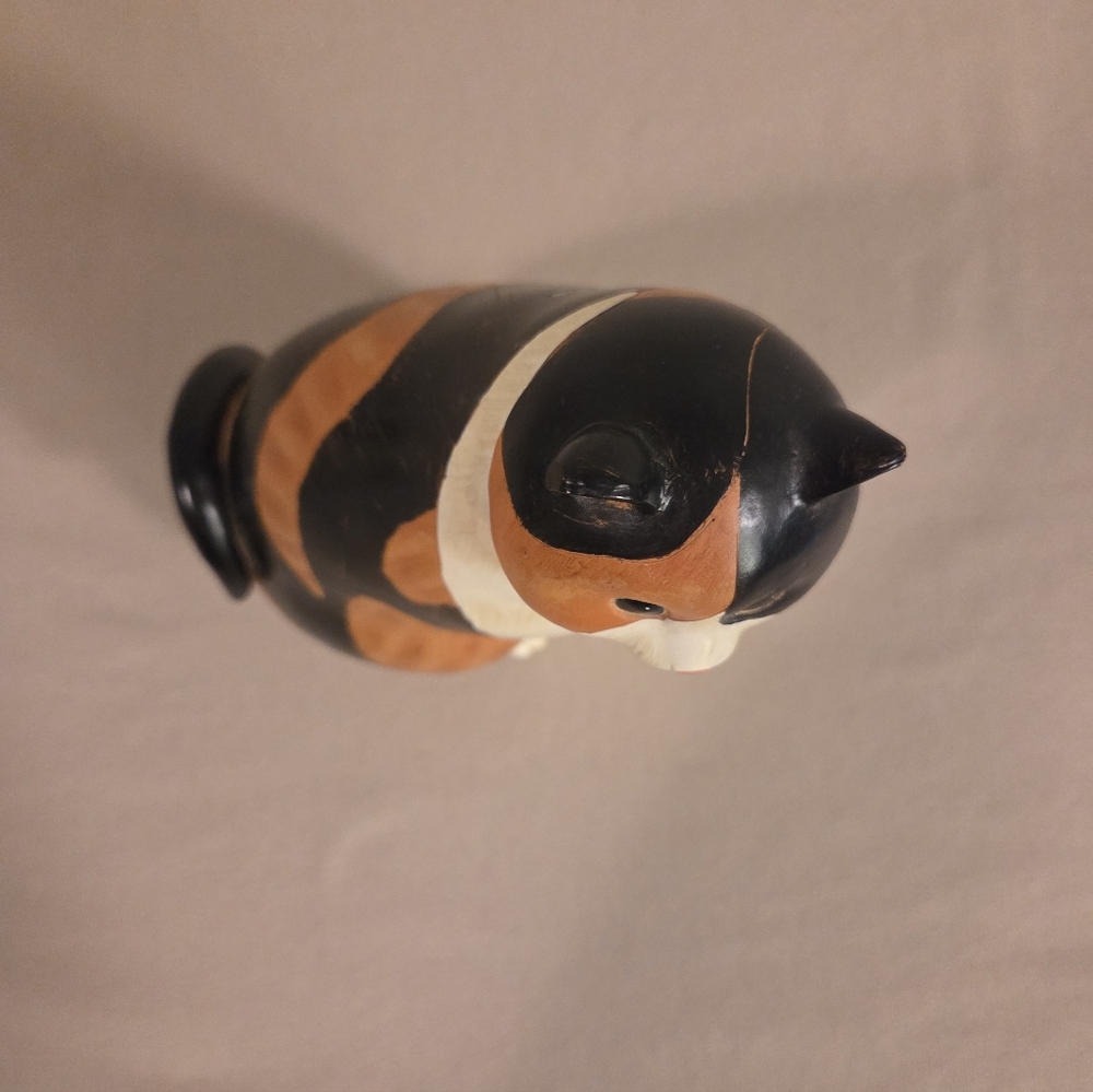 DISTRESSED WOODEN CALLICO CAT FIGURINE - Picture 5 of 7